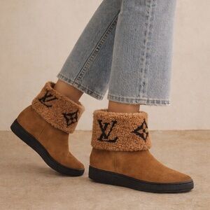Louis Vuitton Monogram Snowdrop Flat Ankle Boots Brown Shearling Size 39